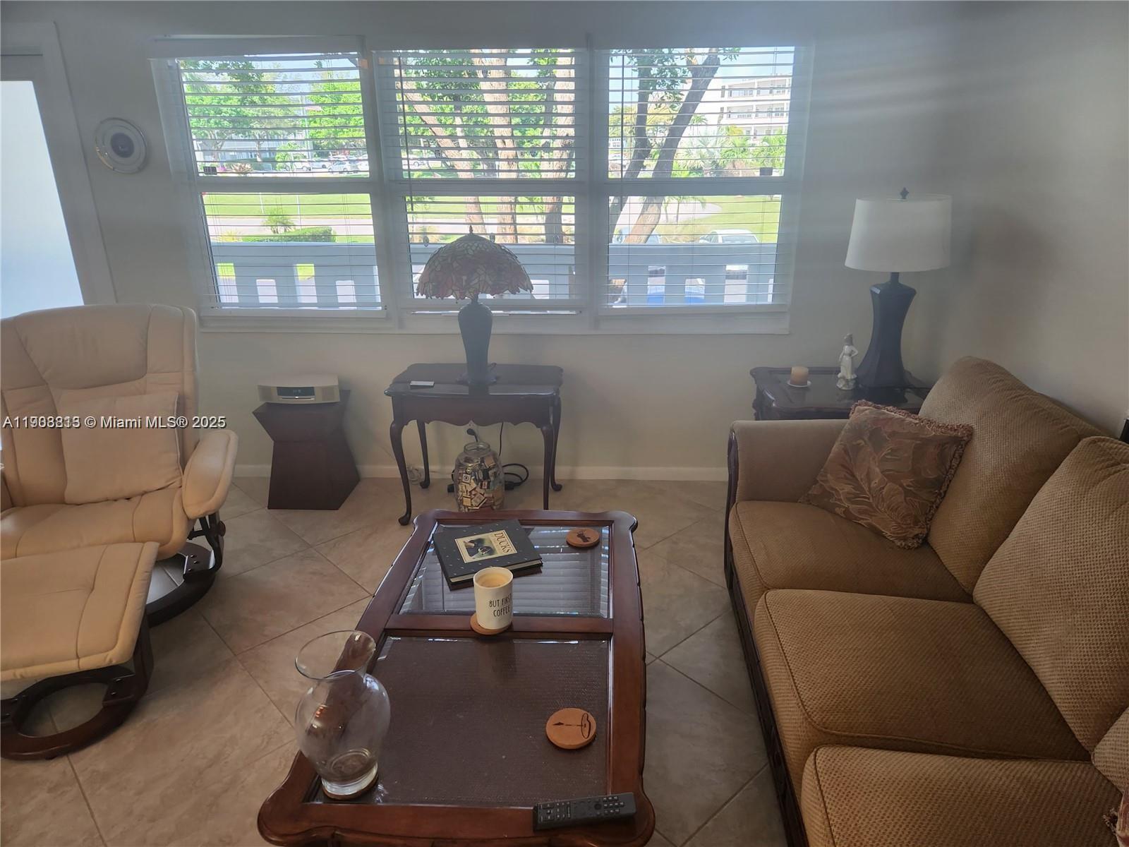 CAMBRIDGE E CONDO - Residential