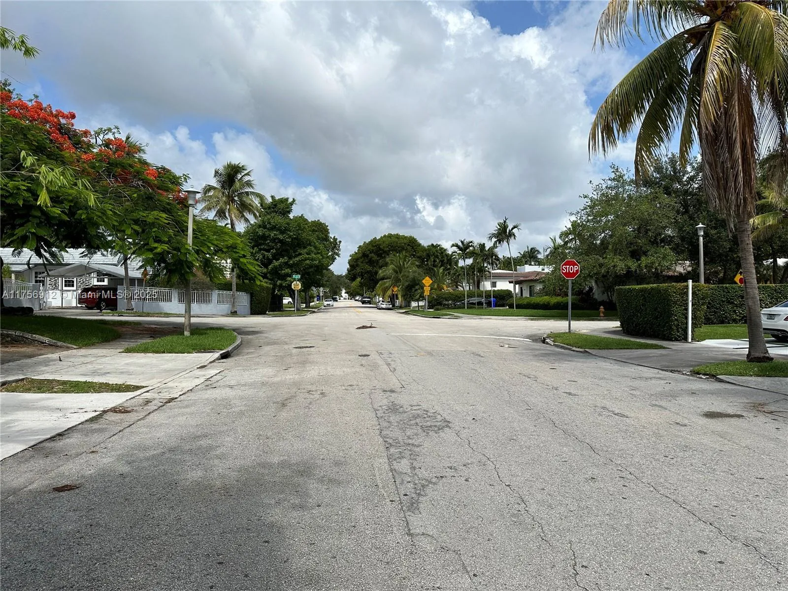 Miami, Florida 33145, United States, 2 Bedrooms Bedrooms, ,2 BathroomsBathrooms,Residential,Pending,82351