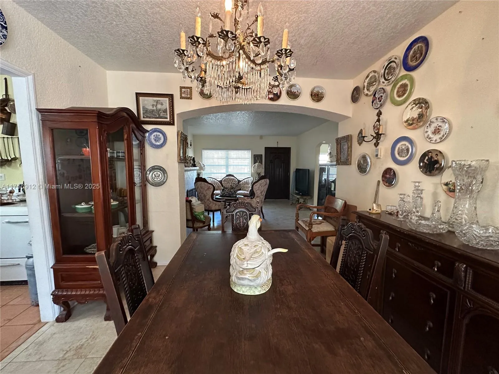 Miami, Florida 33145, United States, 2 Bedrooms Bedrooms, ,2 BathroomsBathrooms,Residential,Pending,82351