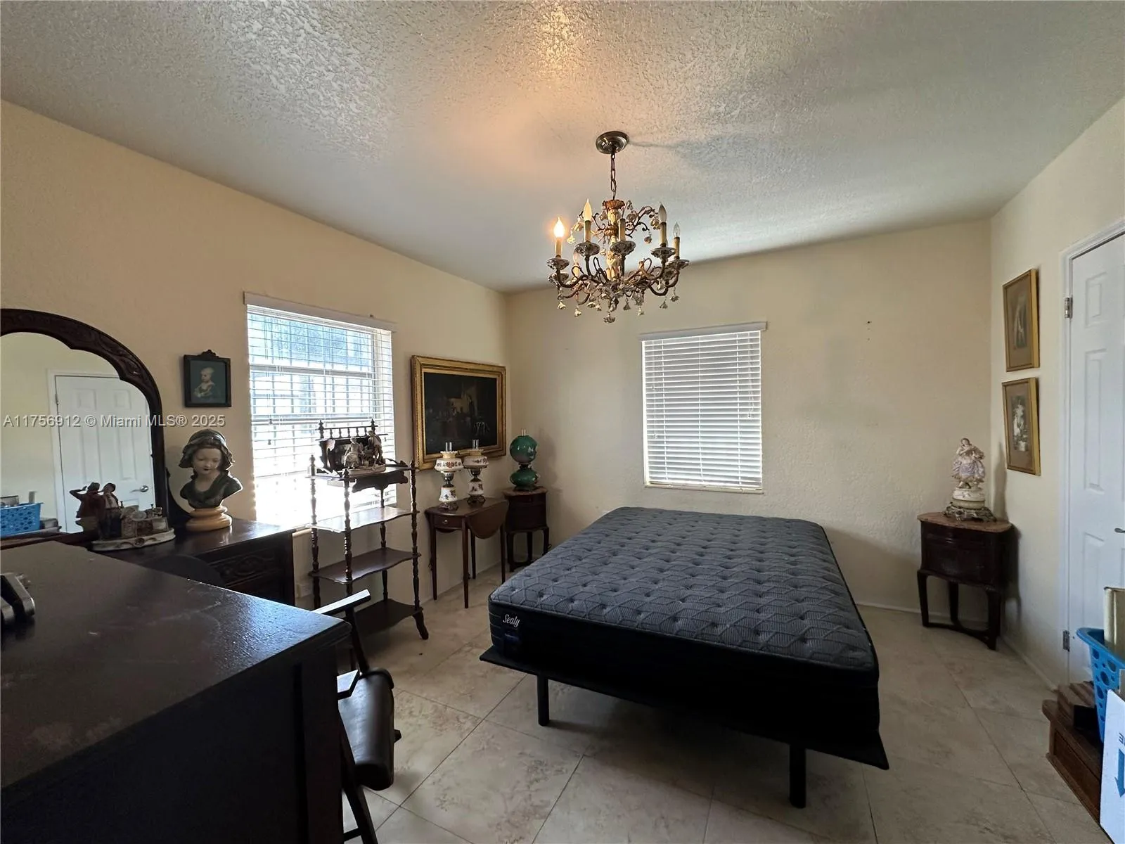 Miami, Florida 33145, United States, 2 Bedrooms Bedrooms, ,2 BathroomsBathrooms,Residential,Pending,82351