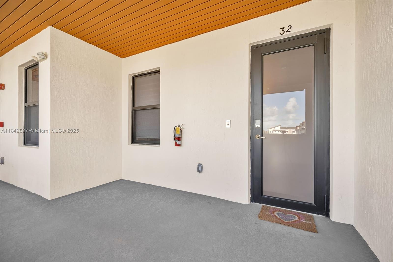 8045 NW 104th Ave 32, Doral, FL, 33178/$435,000 1 8045 NW 104th Ave 32