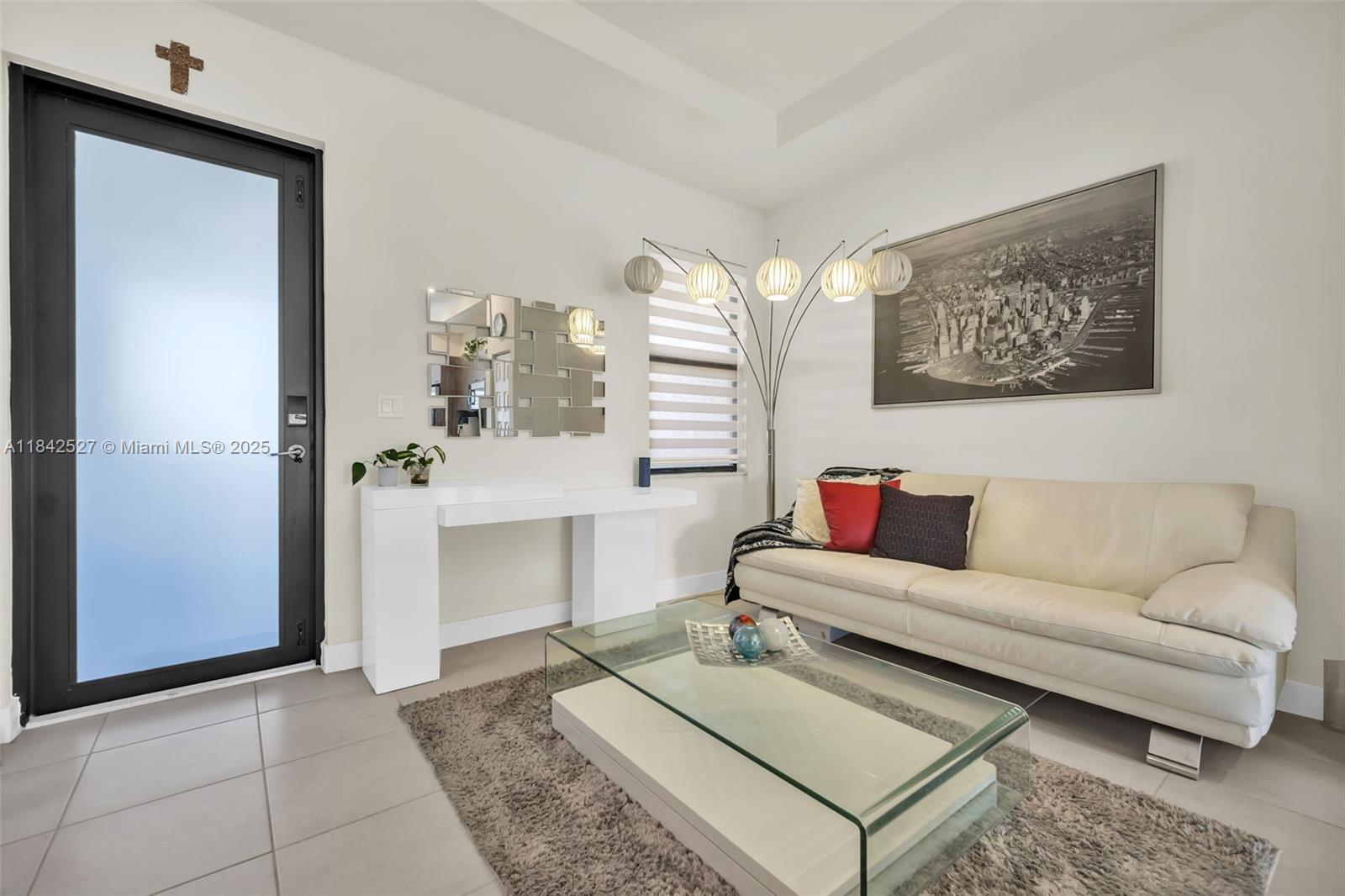 8045 NW 104th Ave 32, Doral, FL, 33178/$435,000 2 8045 NW 104th Ave 32