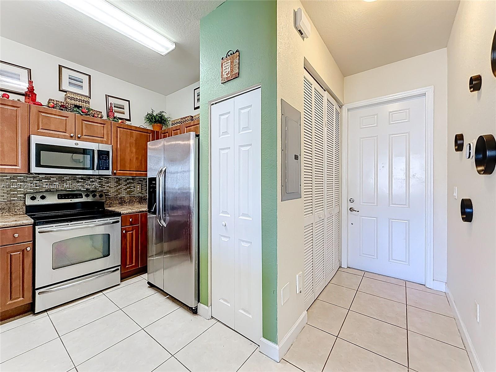 FIJI CONDO NO 3 - Residential