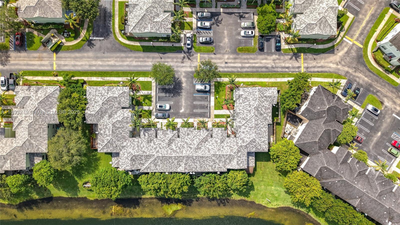 FIJI CONDO NO 3 - Residential