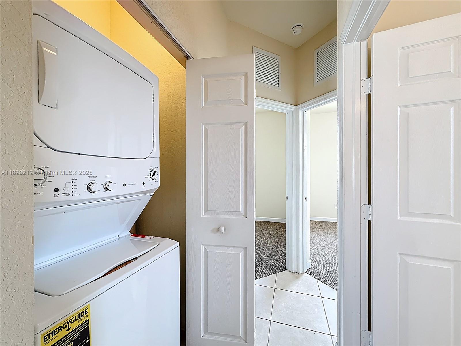 FIJI CONDO NO 3 - Residential