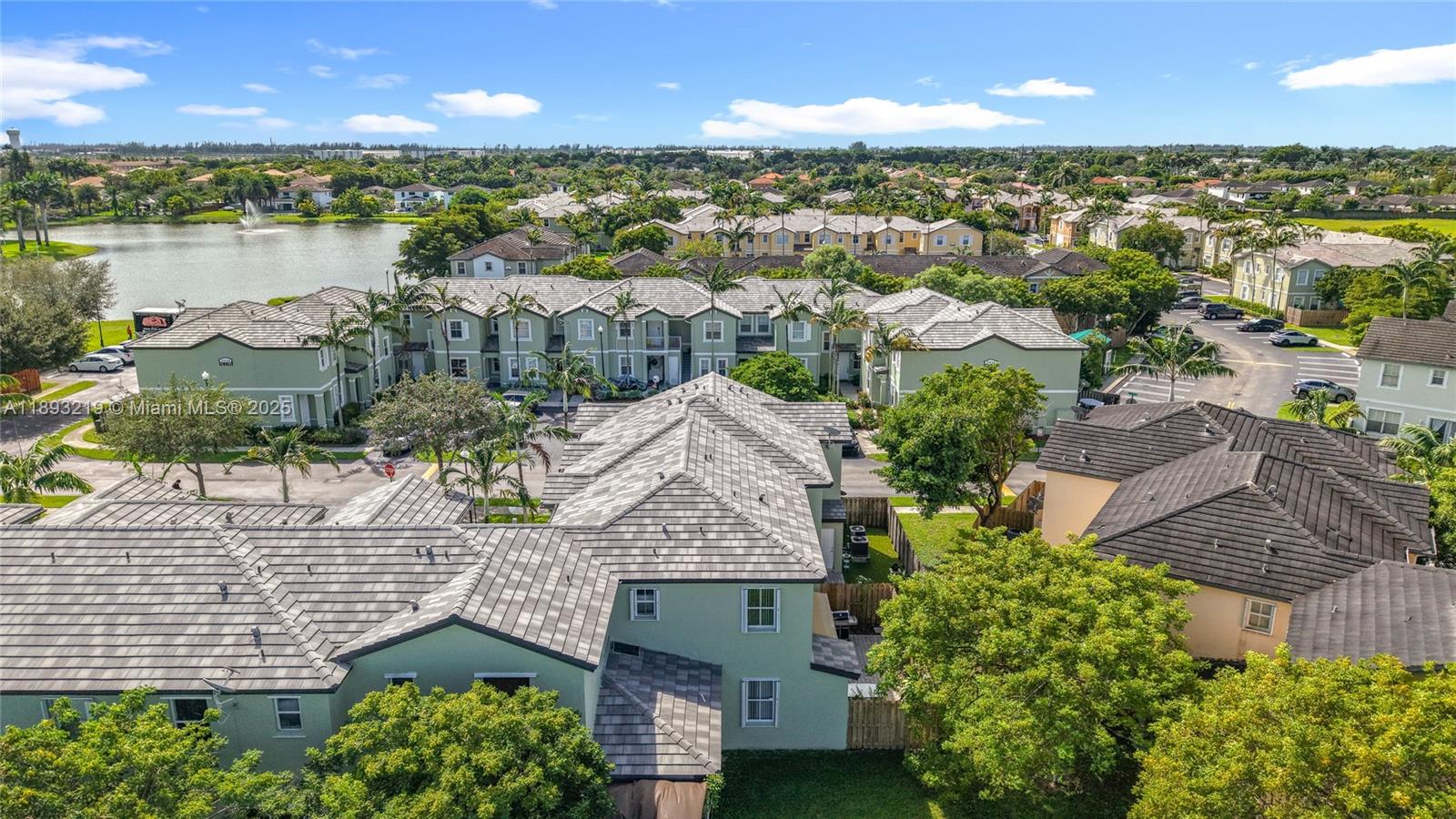 FIJI CONDO NO 3 - Residential