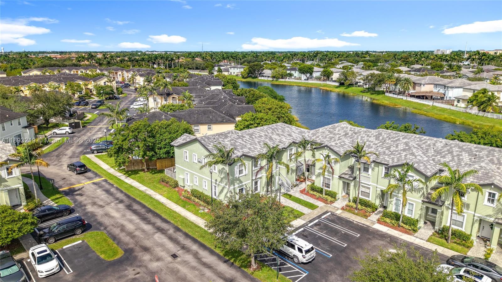 FIJI CONDO NO 3 - Residential