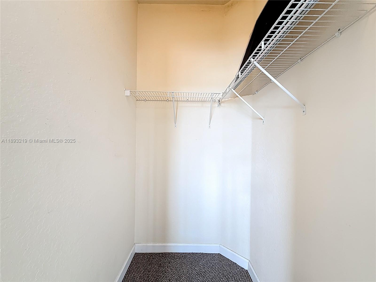 FIJI CONDO NO 3 - Residential