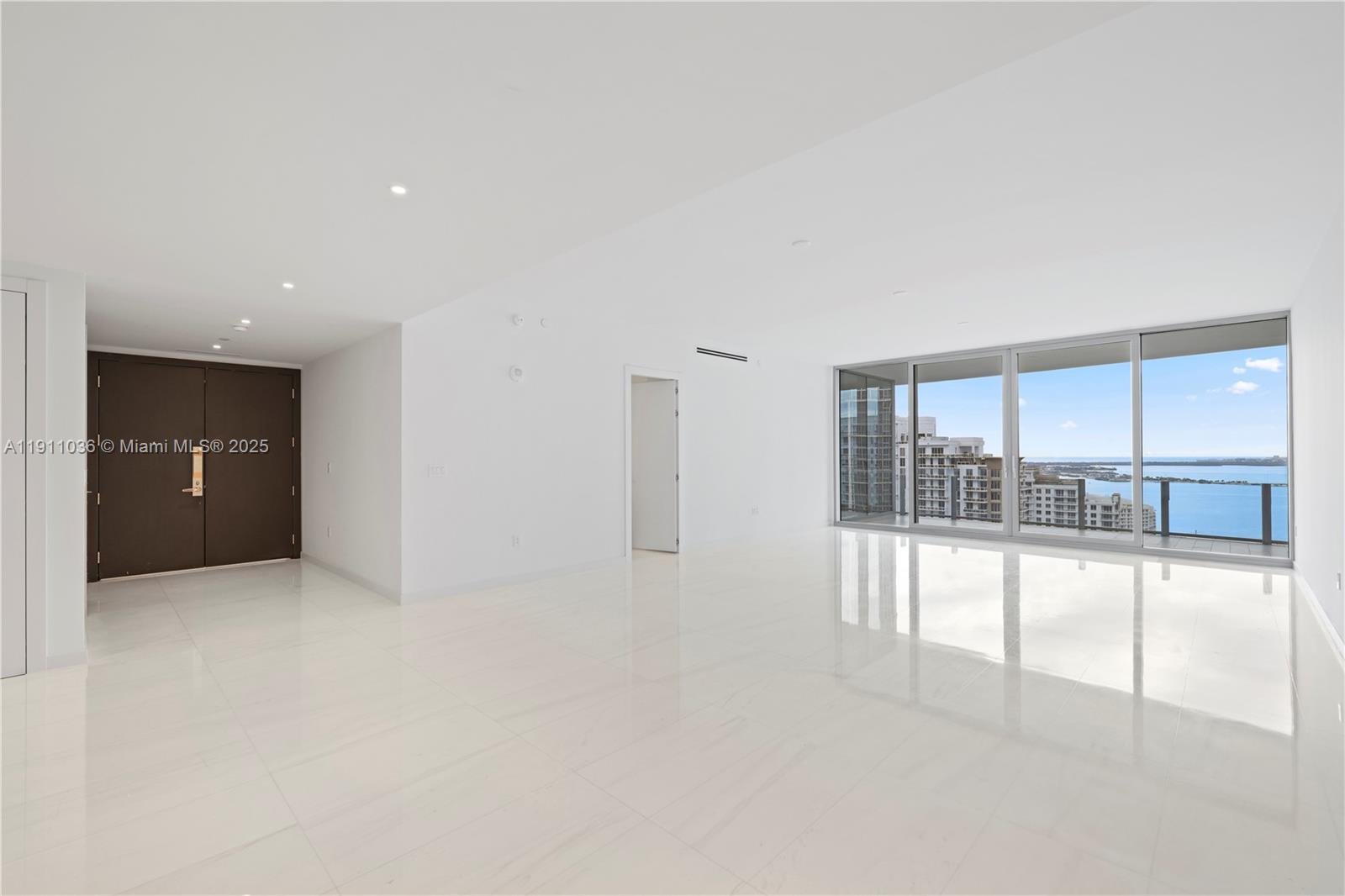 300 BISCAYNE BLVD WAY COND - Residential