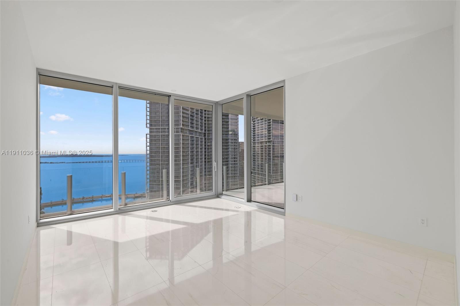 300 BISCAYNE BLVD WAY COND - Residential