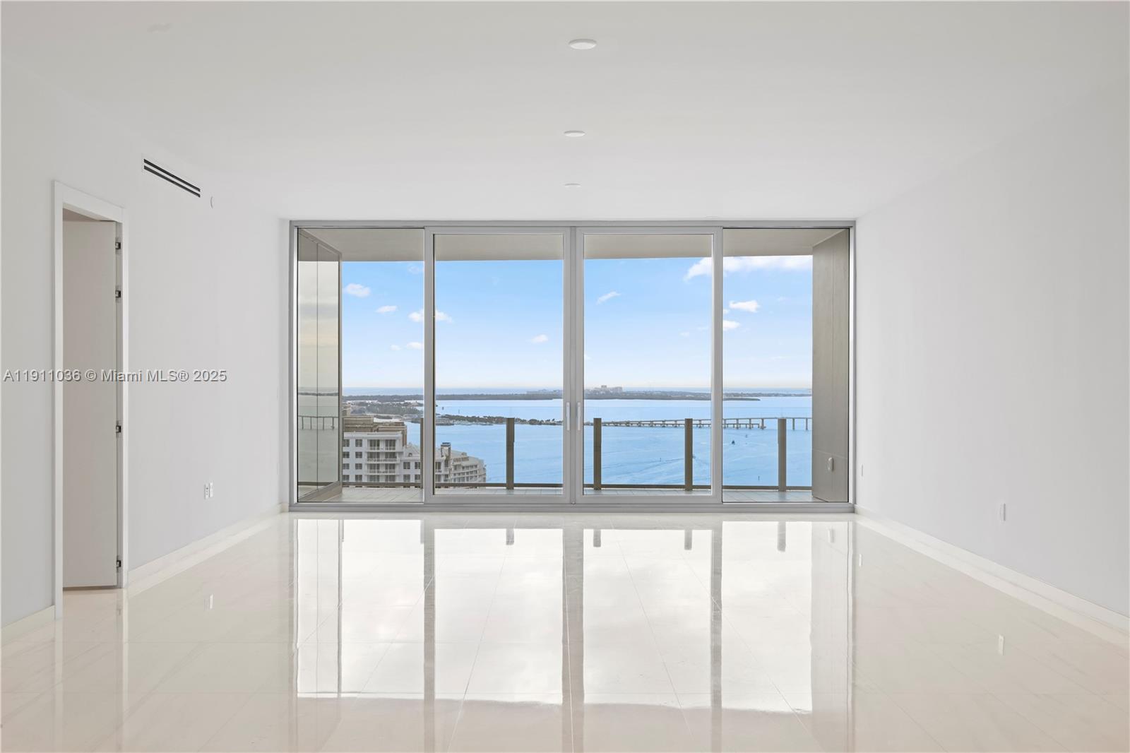 300 BISCAYNE BLVD WAY COND - Residential