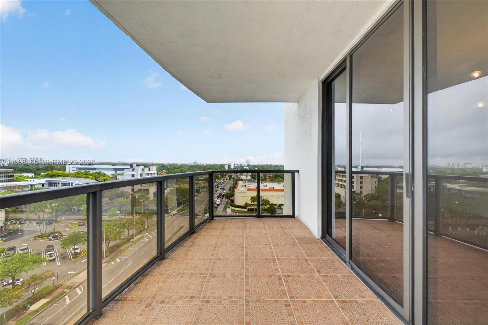 THE LUXOR RESIDENCES COND - Residential