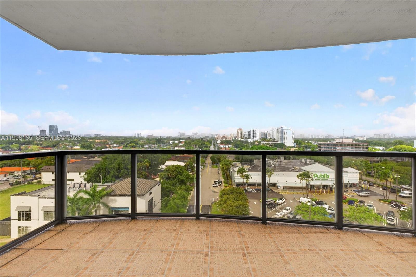 THE LUXOR RESIDENCES COND - Residential