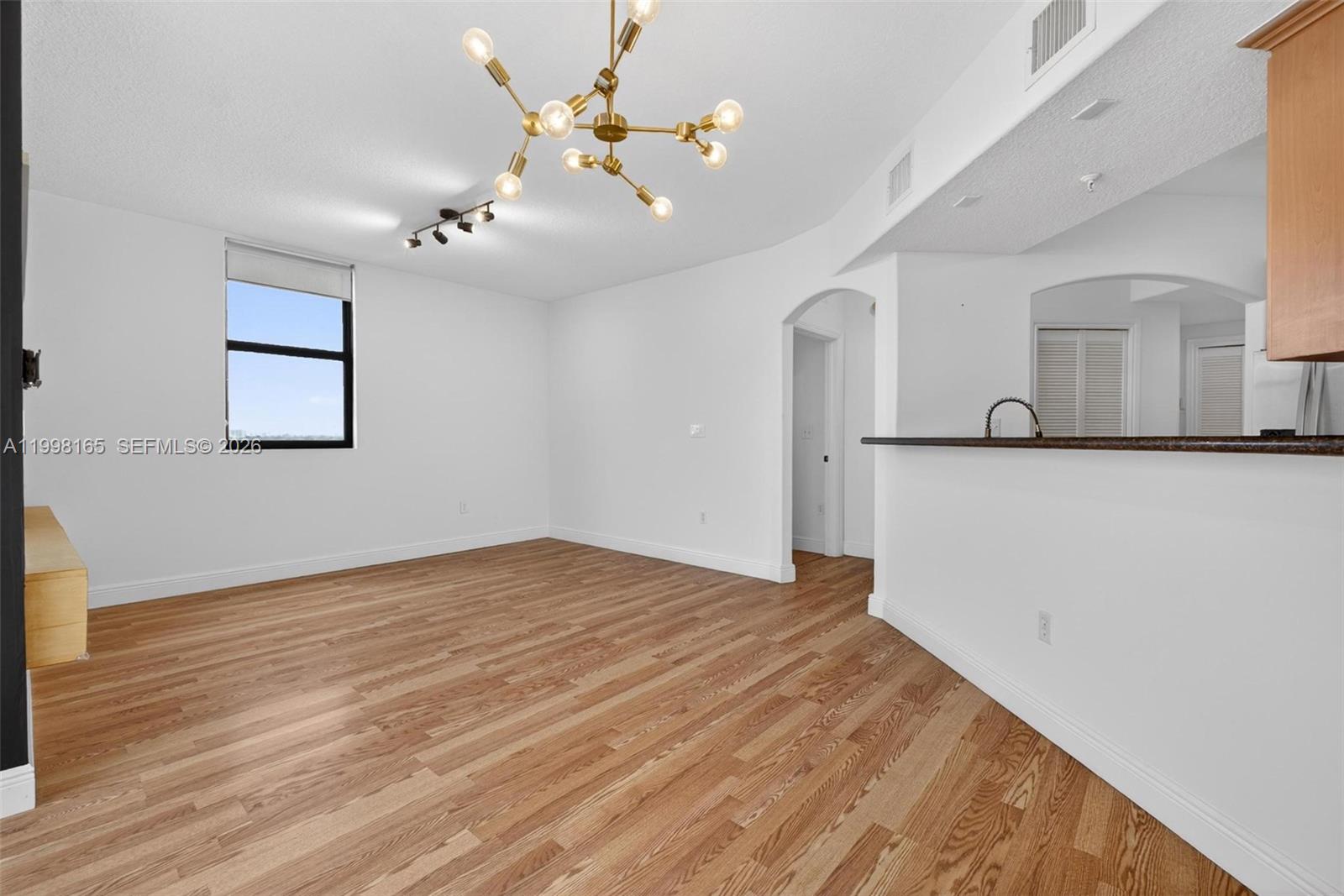 THE LUXOR RESIDENCES COND - Residential