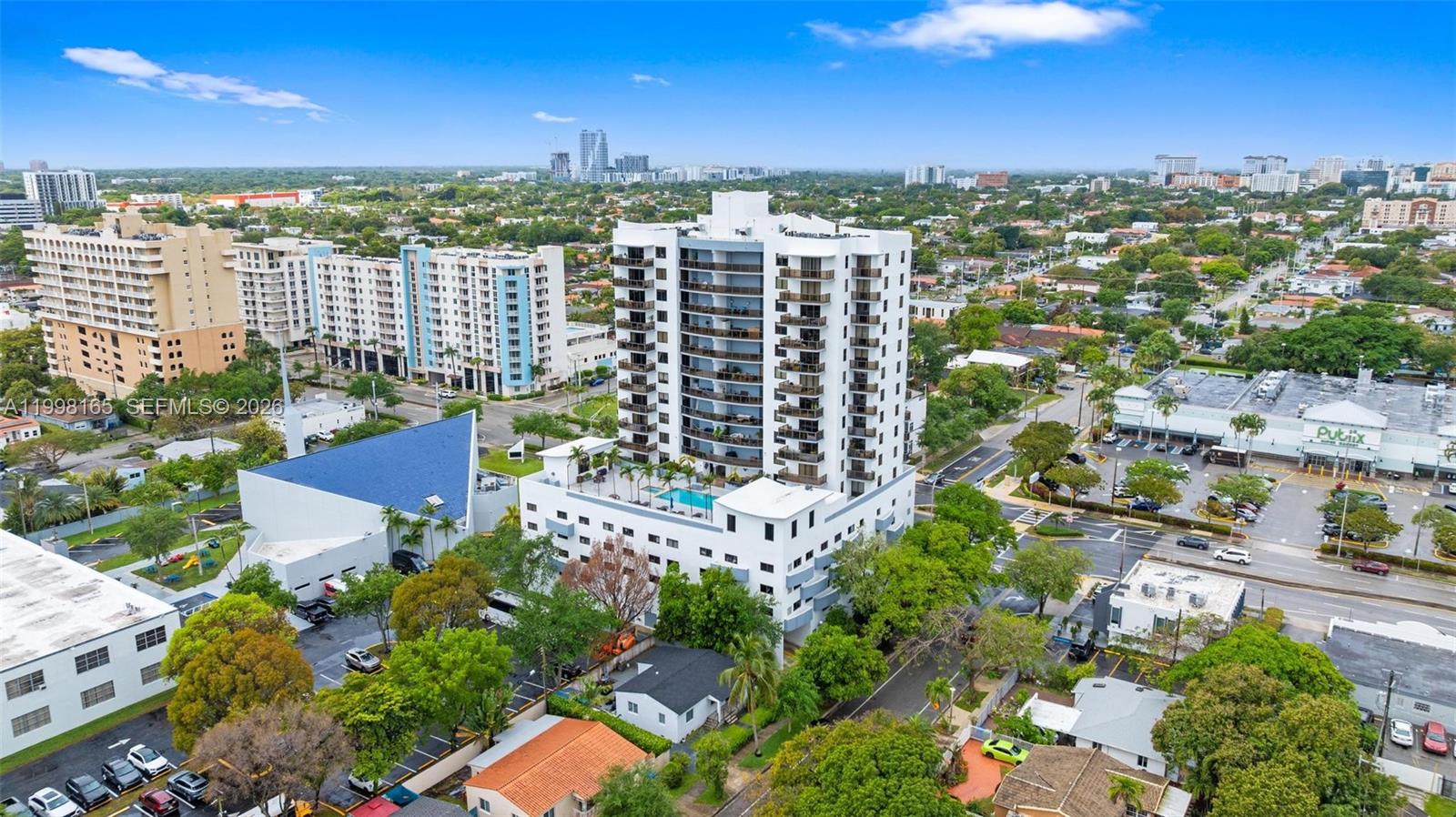 THE LUXOR RESIDENCES COND - Residential