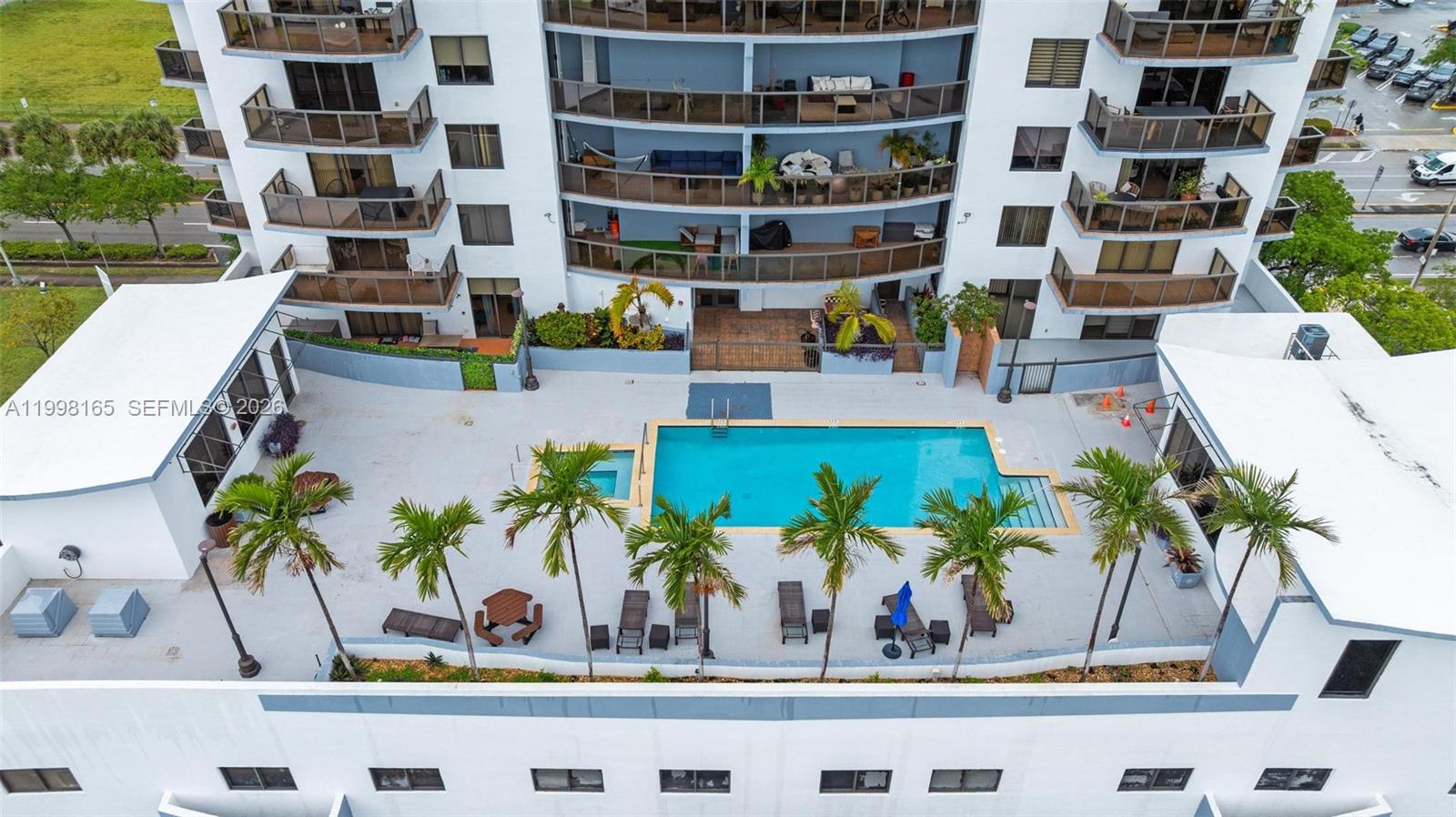 THE LUXOR RESIDENCES COND - Residential