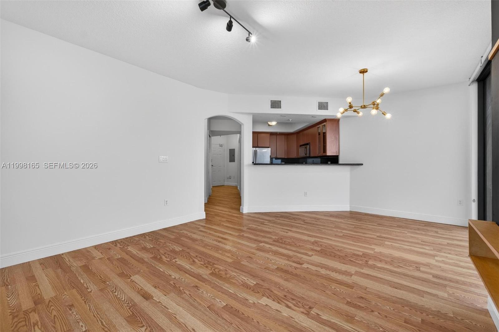 THE LUXOR RESIDENCES COND - Residential