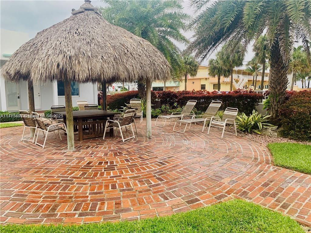 FRENCH LEAVE WEST CONDO - Residential