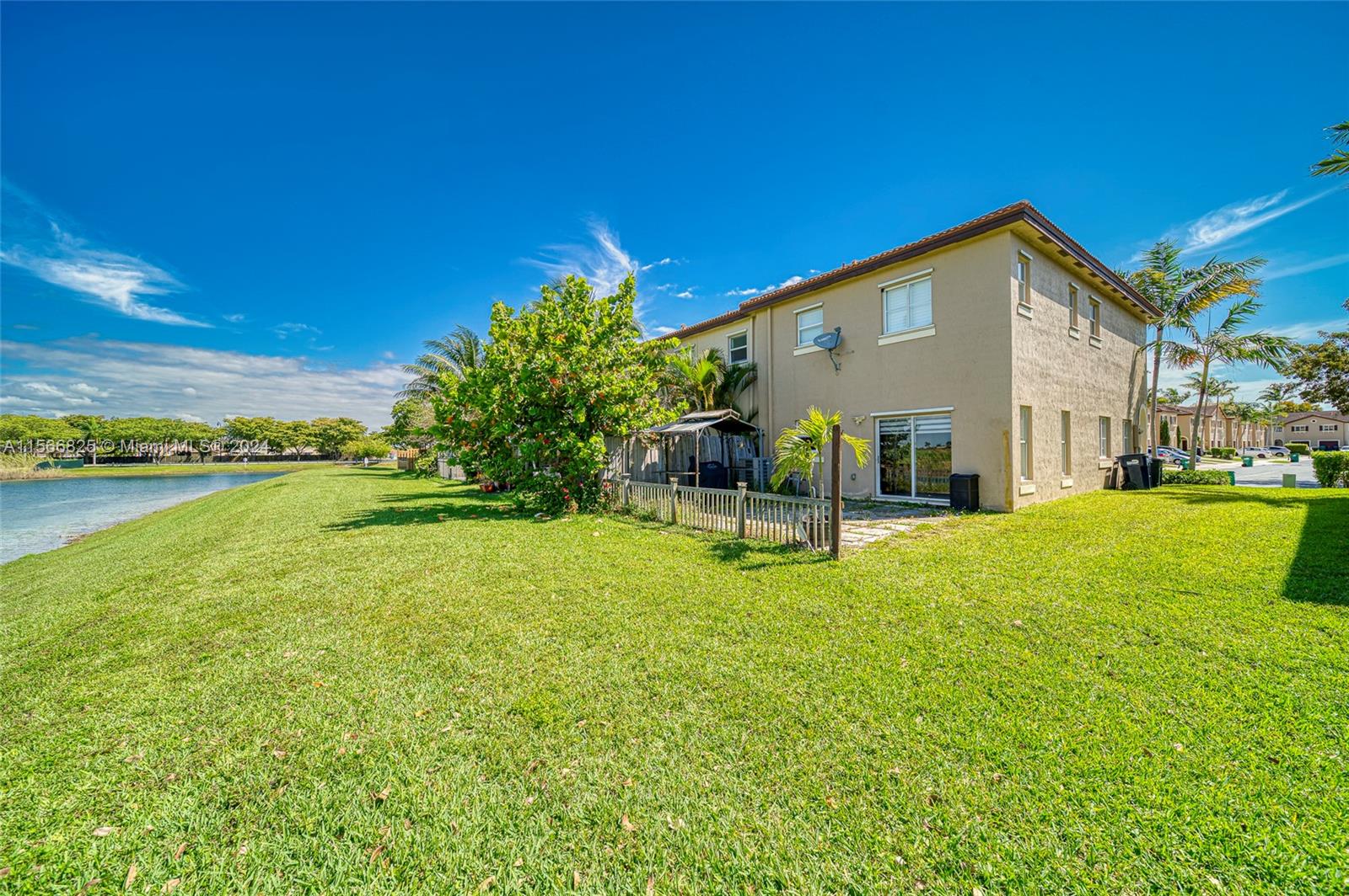 LAKES BY THE BAY JAY - Residential