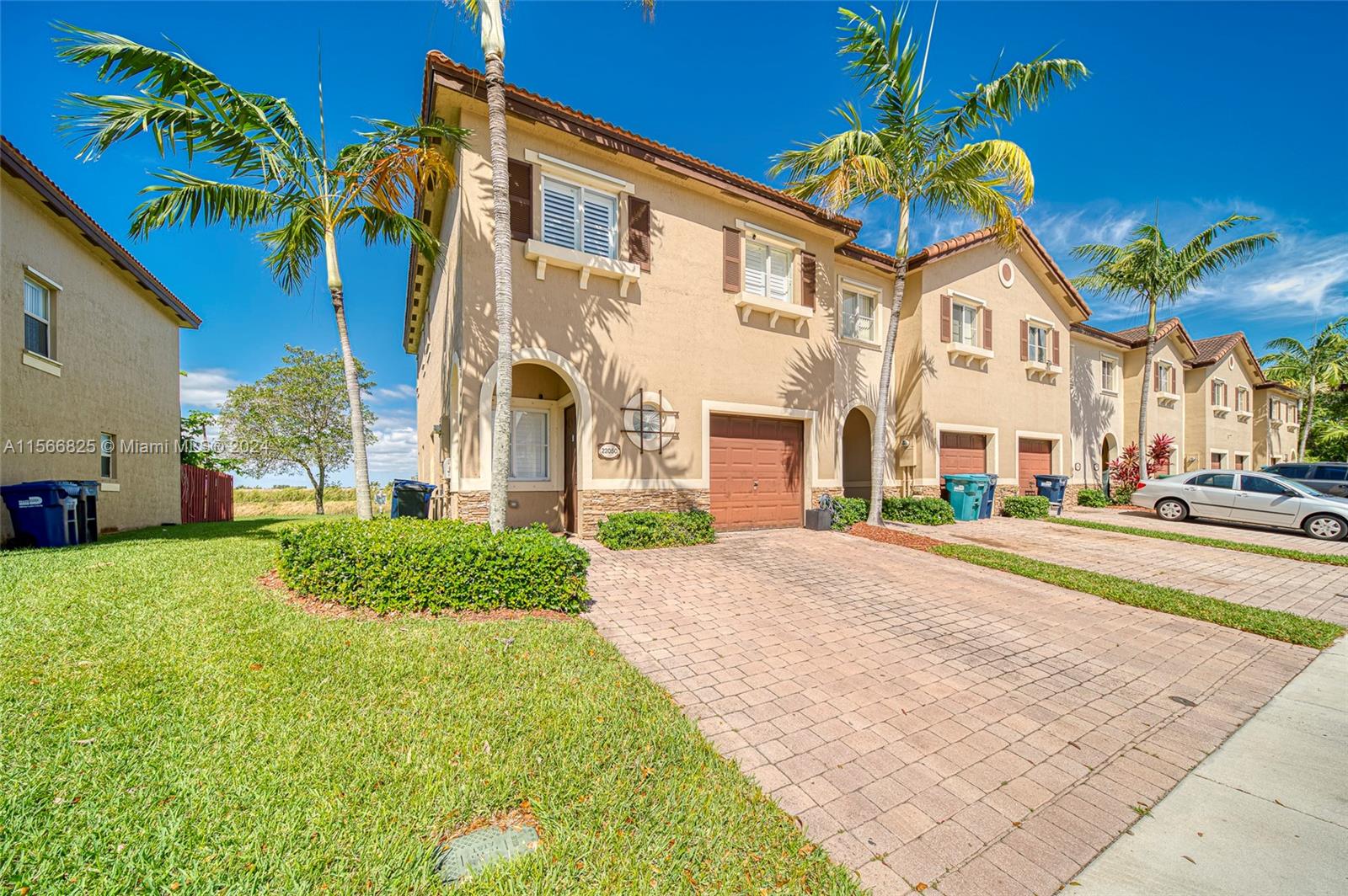 LAKES BY THE BAY JAY - Residential