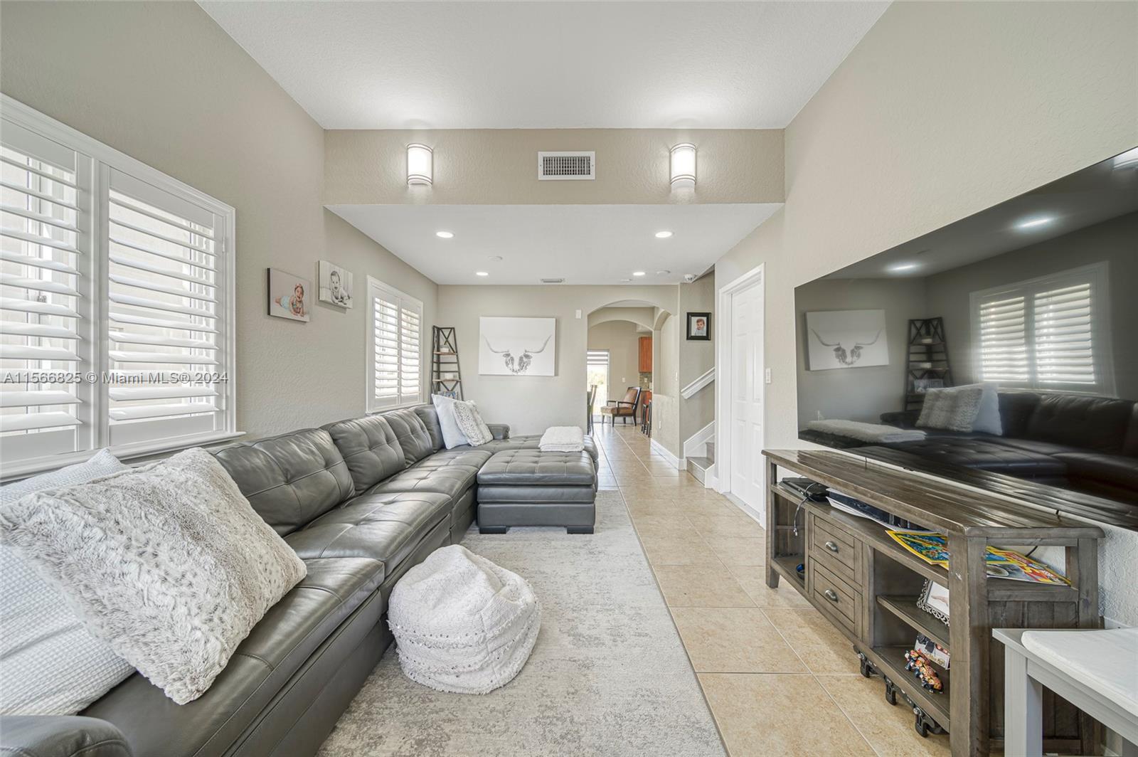 LAKES BY THE BAY JAY - Residential