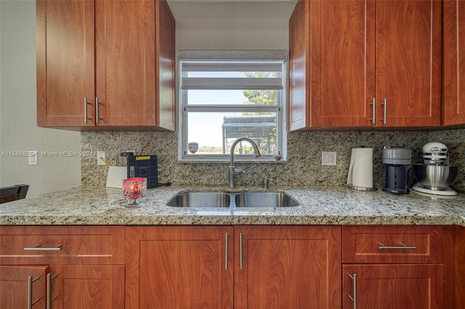 LAKES BY THE BAY JAY - Residential