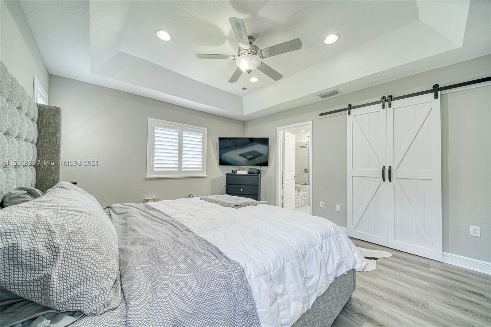 LAKES BY THE BAY JAY - Residential