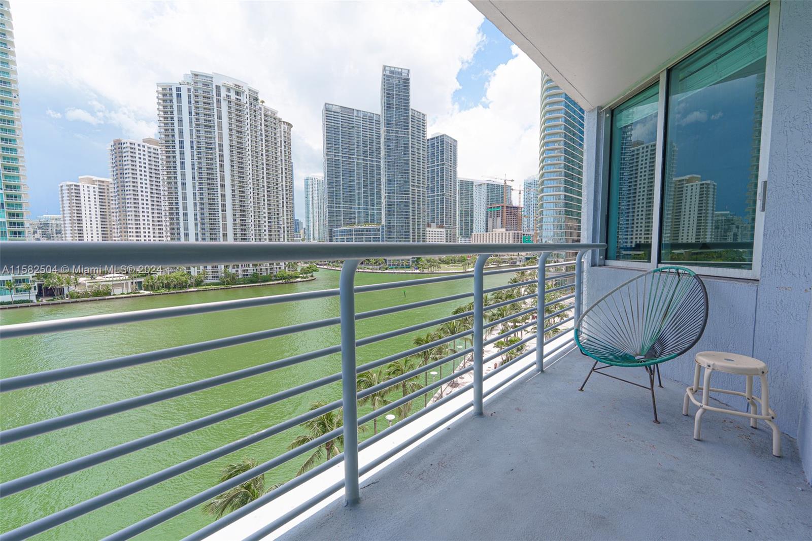 Beautiful 2 bedrooms 2 baths furnished split plan condo with direct views of Biscayne Bay, Miami River, and Brickell Skyline. Italian wood kitchen cabinets, granite counter-tops, stainless steel appliances, and marble bath counter-tops. Building amenities incl: 2 swimming pools, Jacuzzi, 2 Party Rooms, 2 Fitness Centers, Conf. Rm., Convenience Store, and 24 hours security, valet, and concierge. Centrally located within walking distance to Arena, Performance Center, Museums, and Brickell Village, and minutes to SoBe.