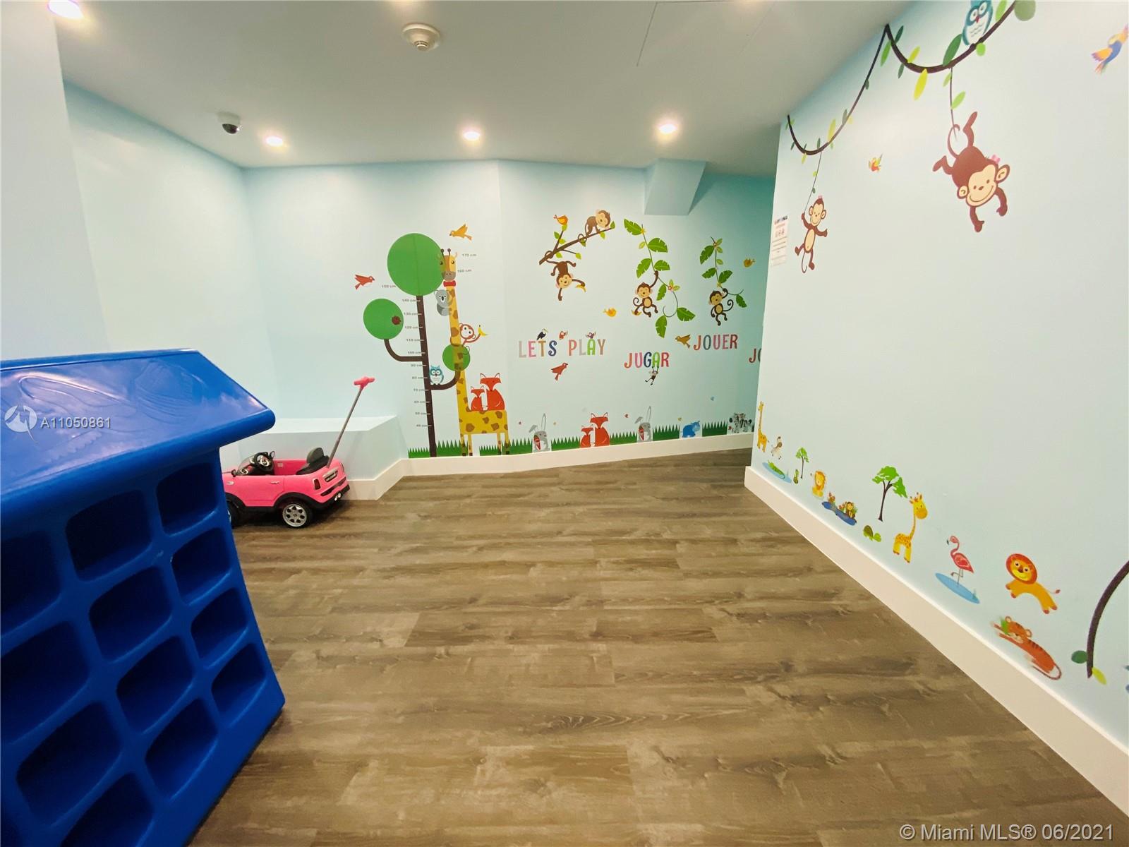 THE PLAZA 851 BRICKELL CO - Residential