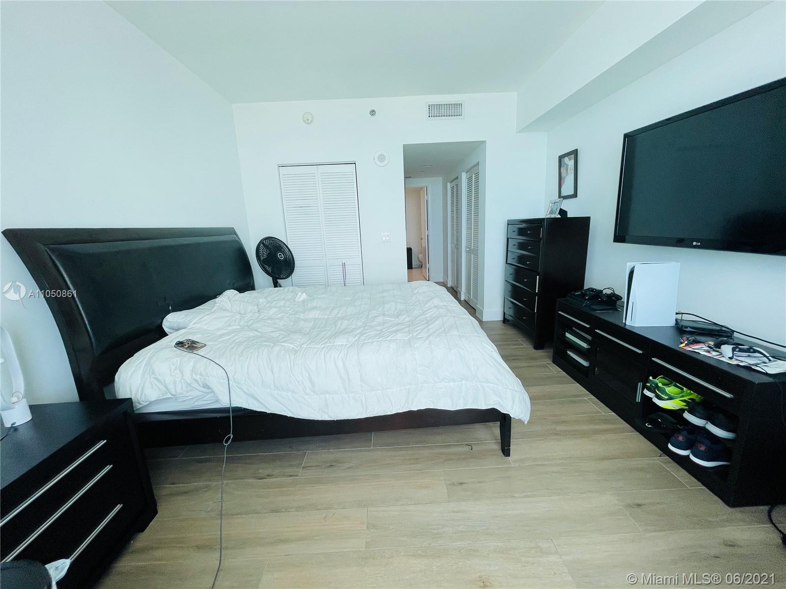 THE PLAZA 851 BRICKELL CO - Residential