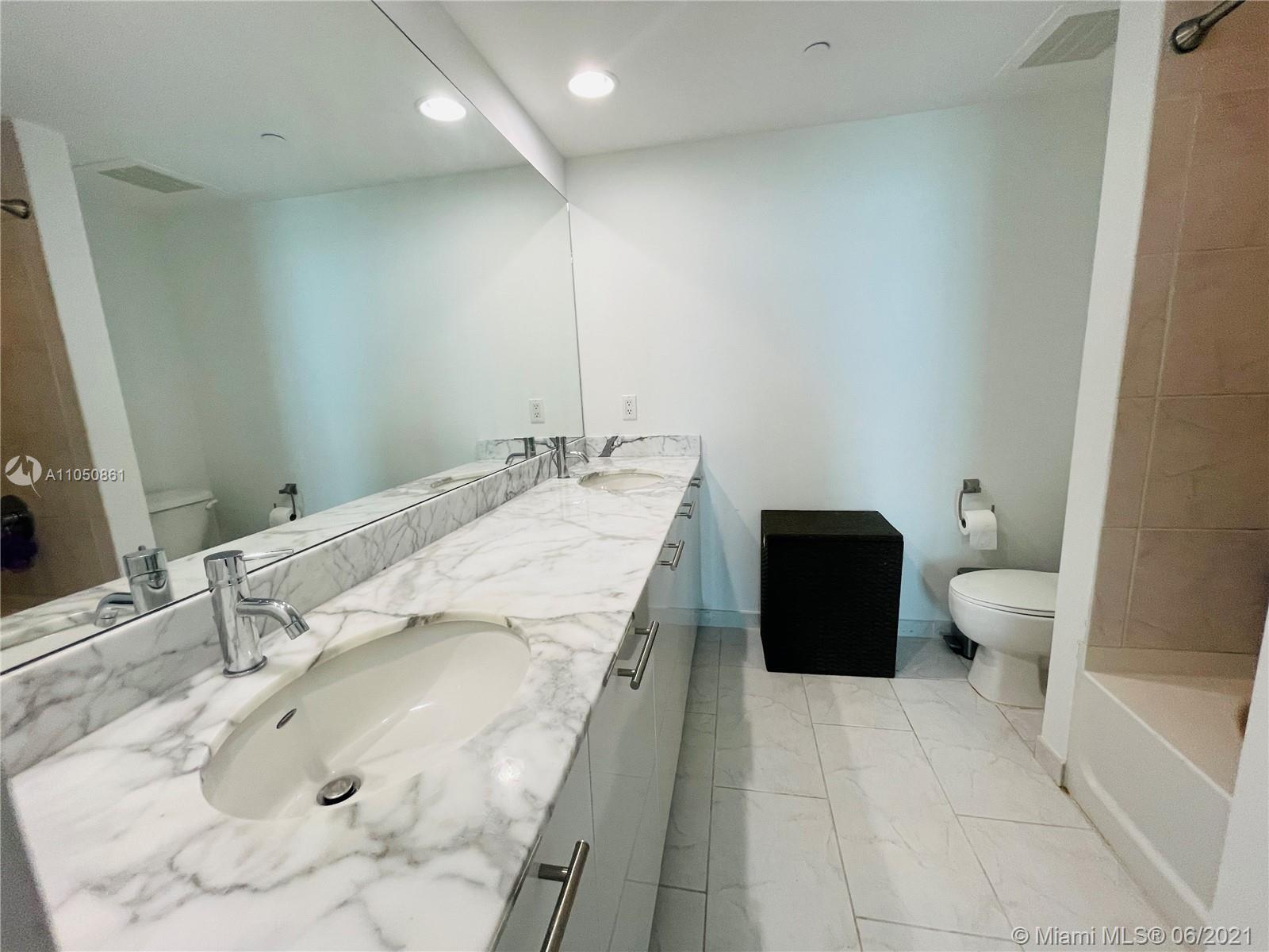 THE PLAZA 851 BRICKELL CO - Residential