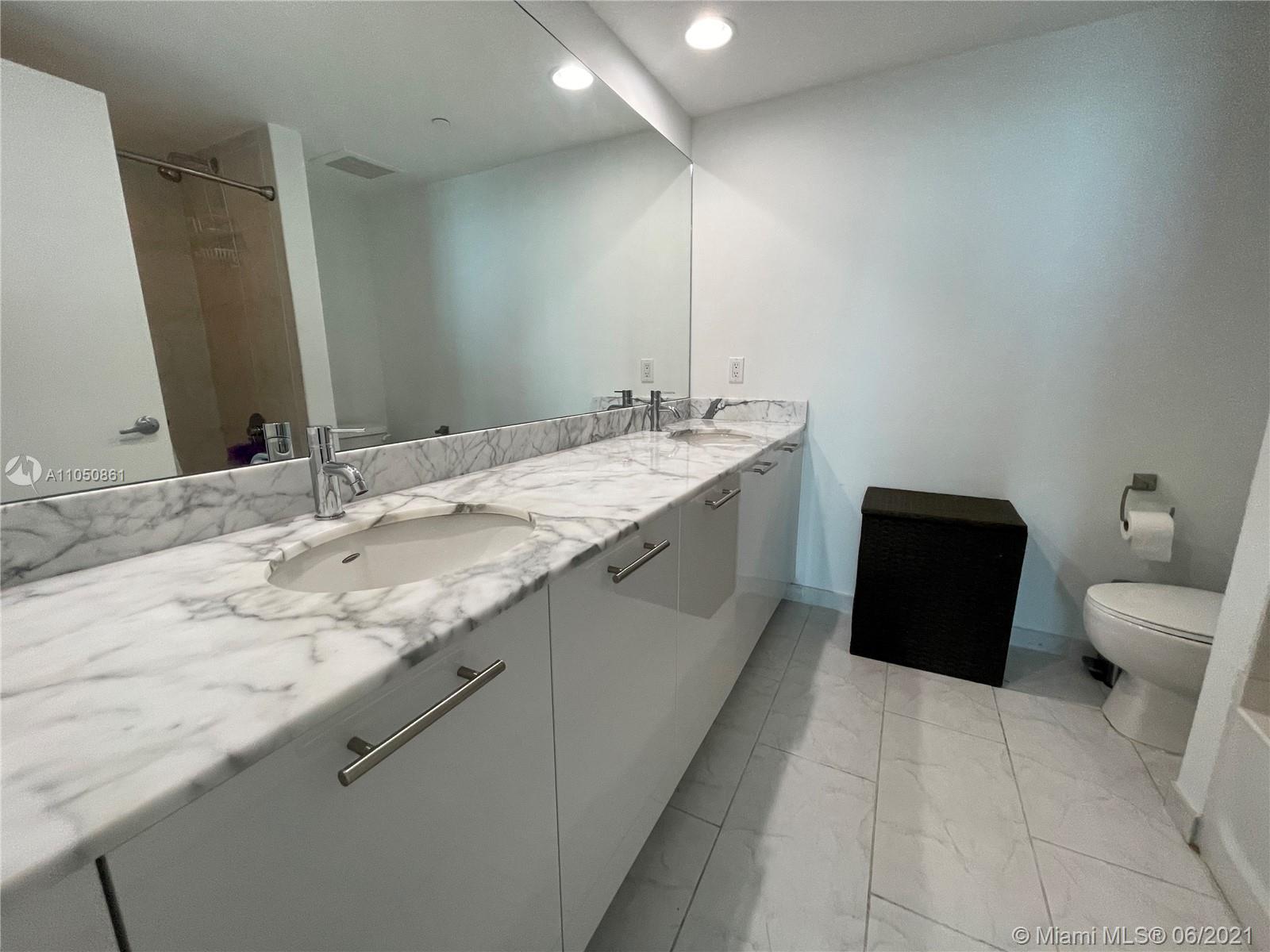 THE PLAZA 851 BRICKELL CO - Residential