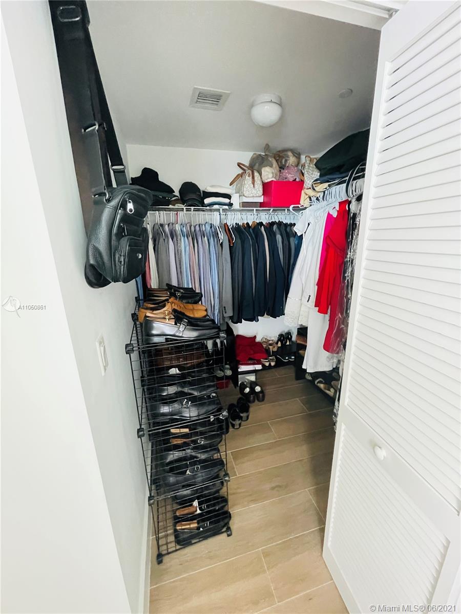 THE PLAZA 851 BRICKELL CO - Residential