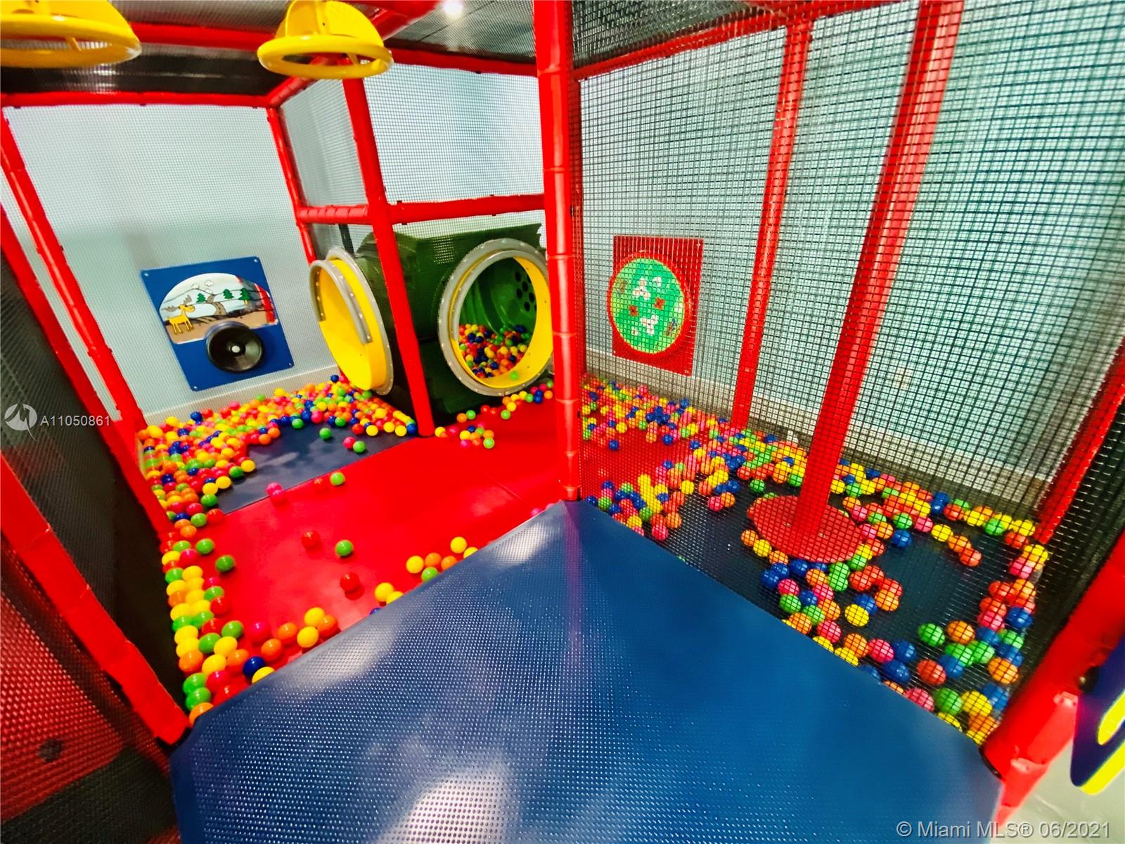 THE PLAZA 851 BRICKELL CO - Residential