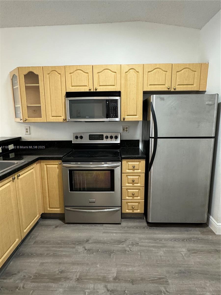VILLAS DE VENEZIA CONDO - Residential Lease