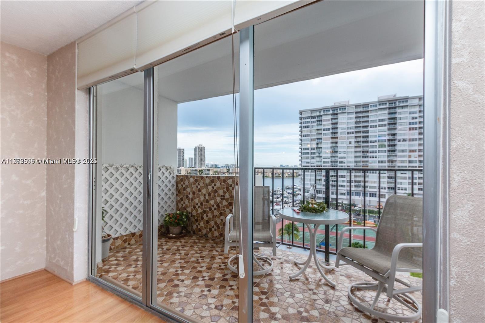 COMMODORE PLAZA CONDO - Residential