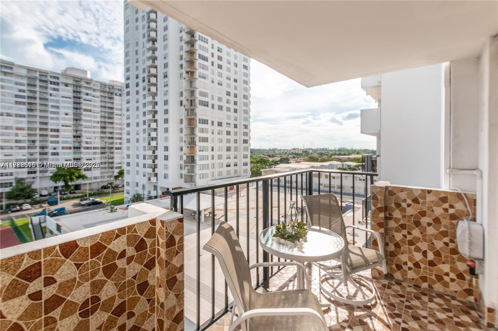 COMMODORE PLAZA CONDO - Residential