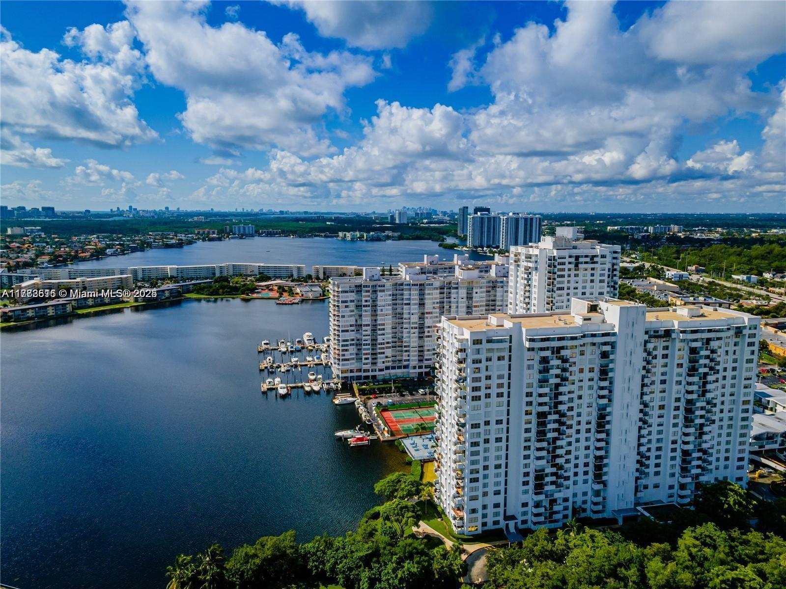 COMMODORE PLAZA CONDO - Residential