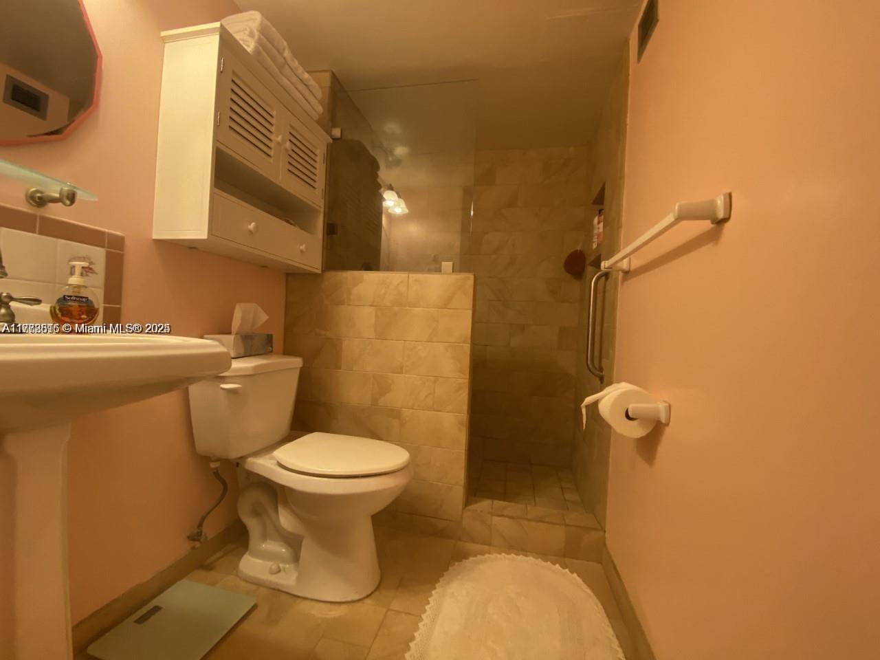 COMMODORE PLAZA CONDO - Residential