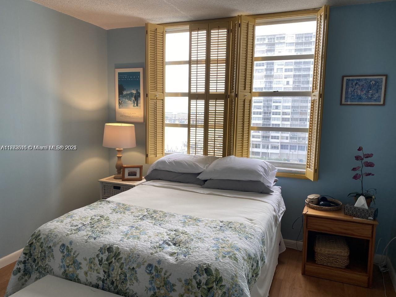COMMODORE PLAZA CONDO - Residential