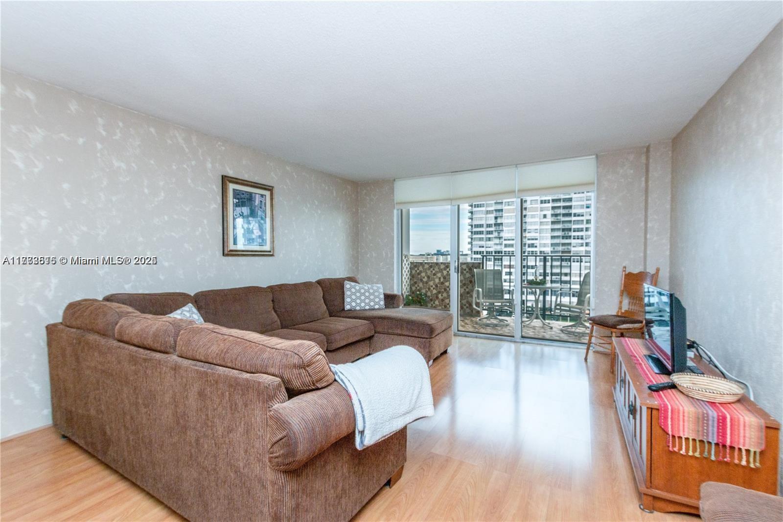 COMMODORE PLAZA CONDO - Residential