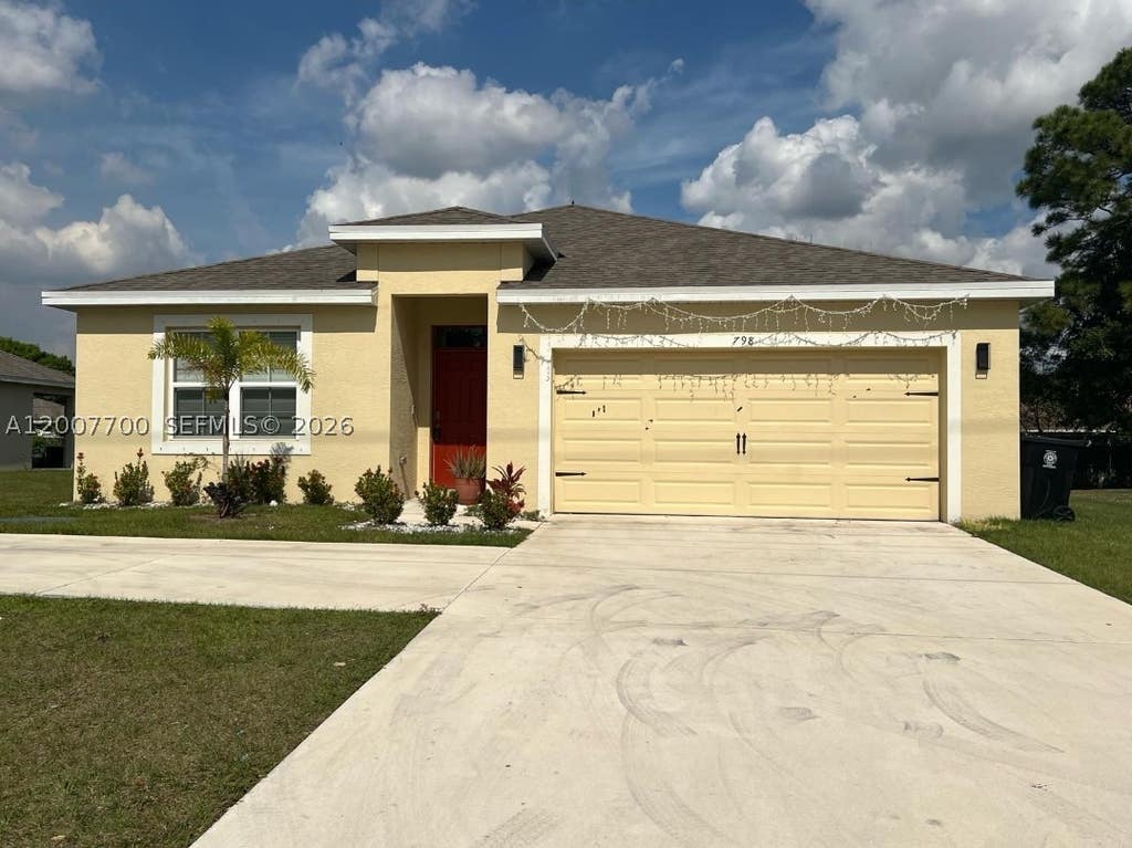Photo of 798 NW Bayshore Blvd, Port St Lucie, FL 34983 (MLS # A12007700)