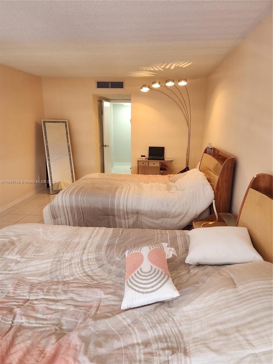 LA MER ESTATES EAST CONDO - Residential Lease