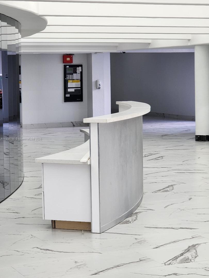 LA MER ESTATES EAST CONDO - Residential Lease