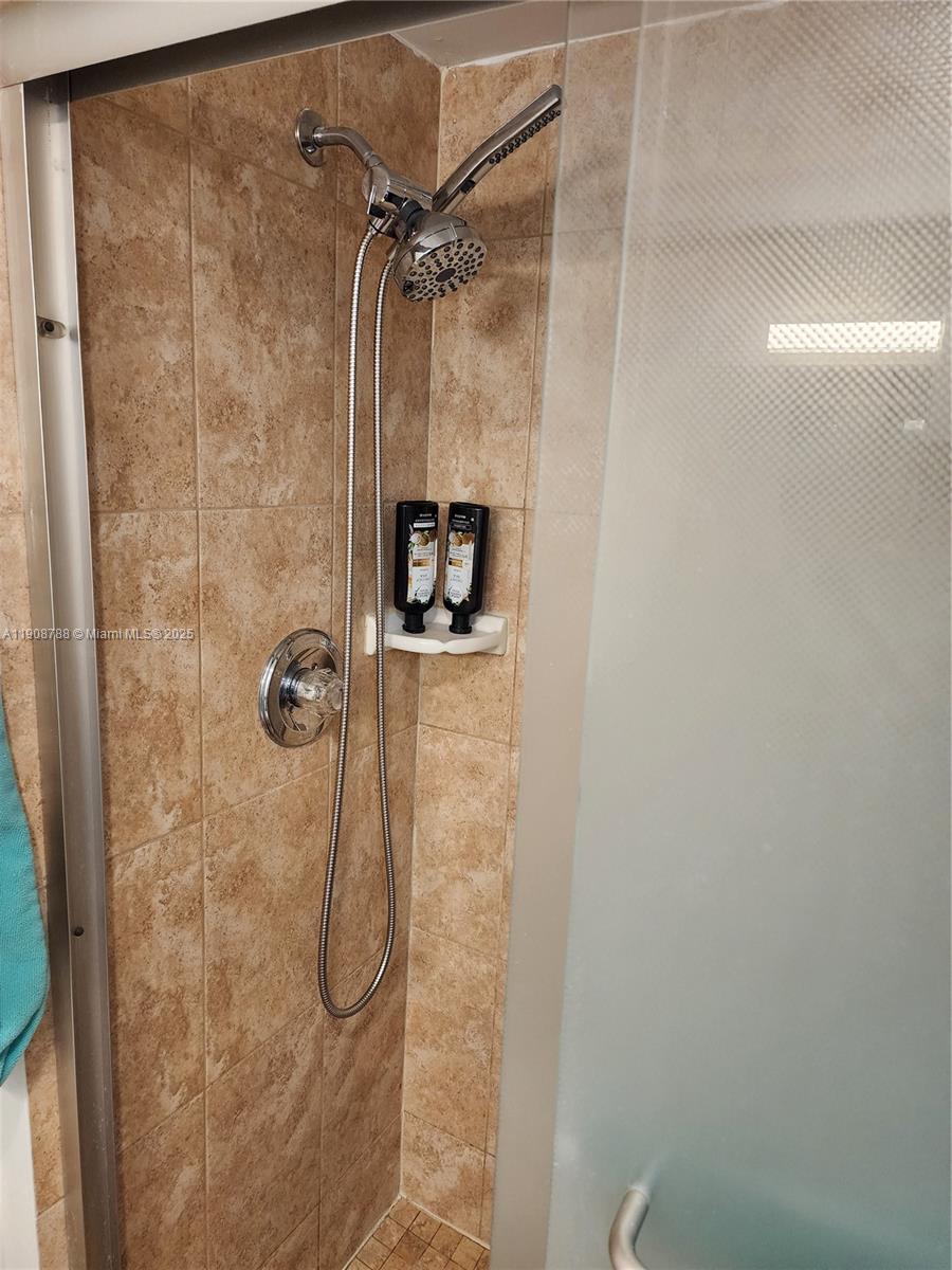 LA MER ESTATES EAST CONDO - Residential Lease