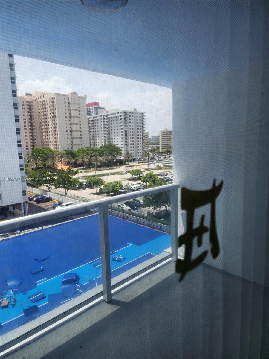 LA MER ESTATES EAST CONDO - Residential Lease