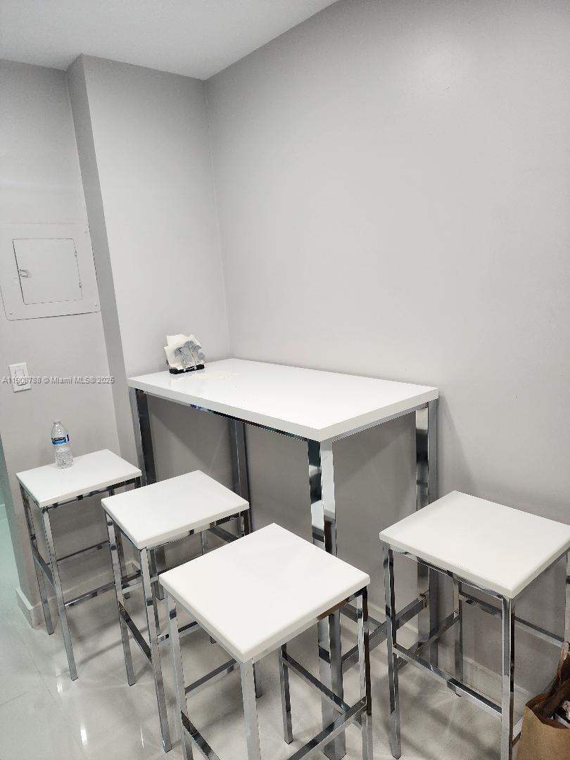 LA MER ESTATES EAST CONDO - Residential Lease