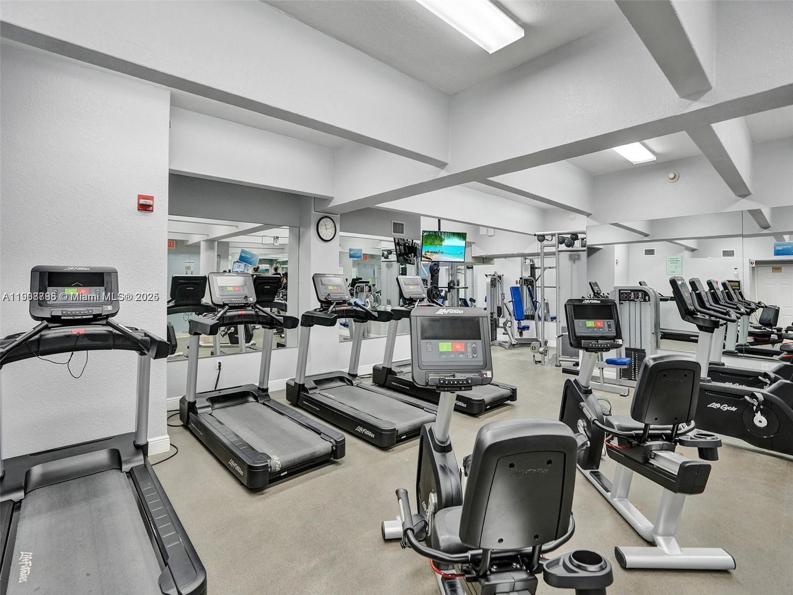 LA MER ESTATES EAST CONDO - Residential Lease