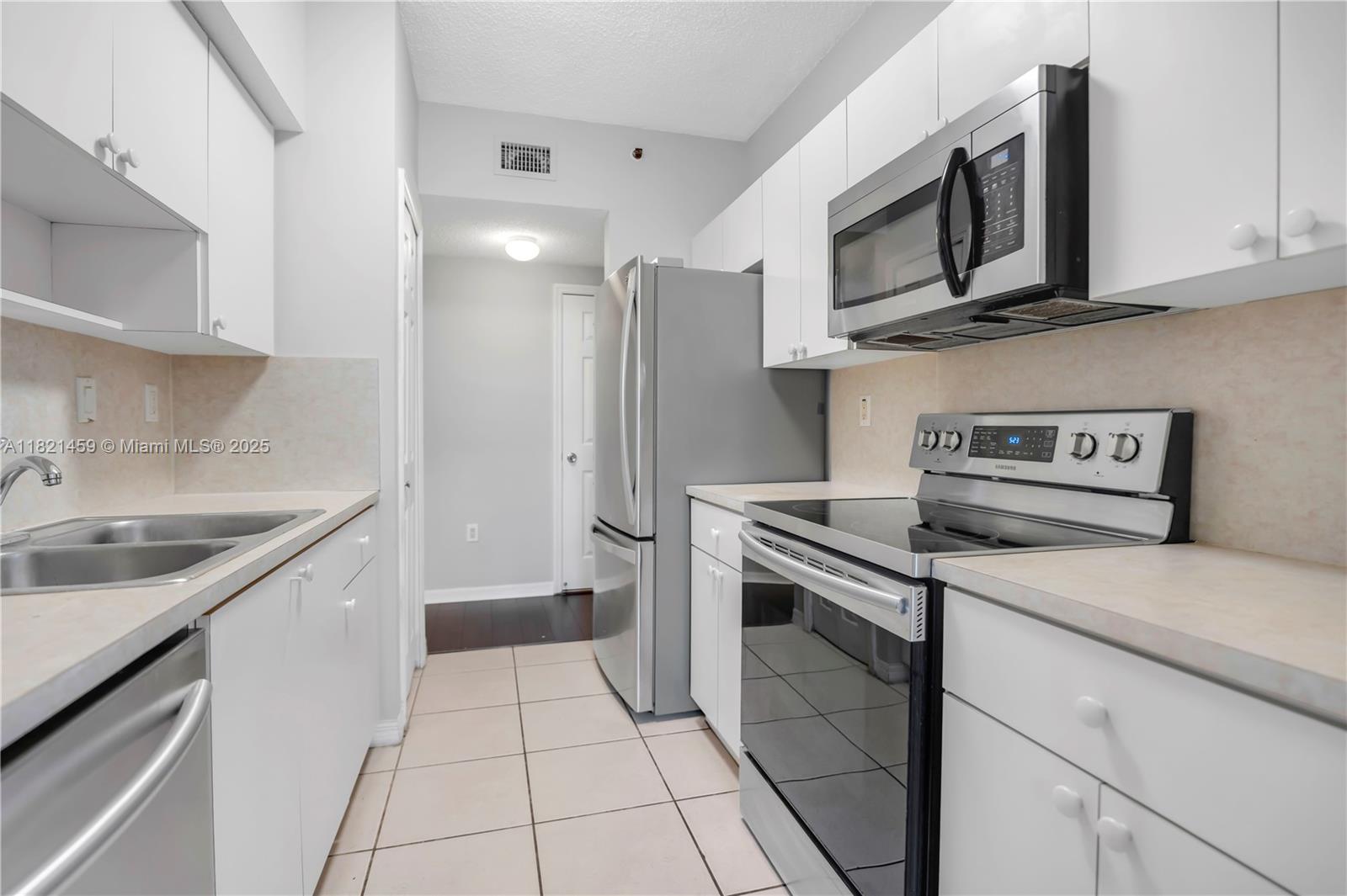7085 Nova Dr 217
