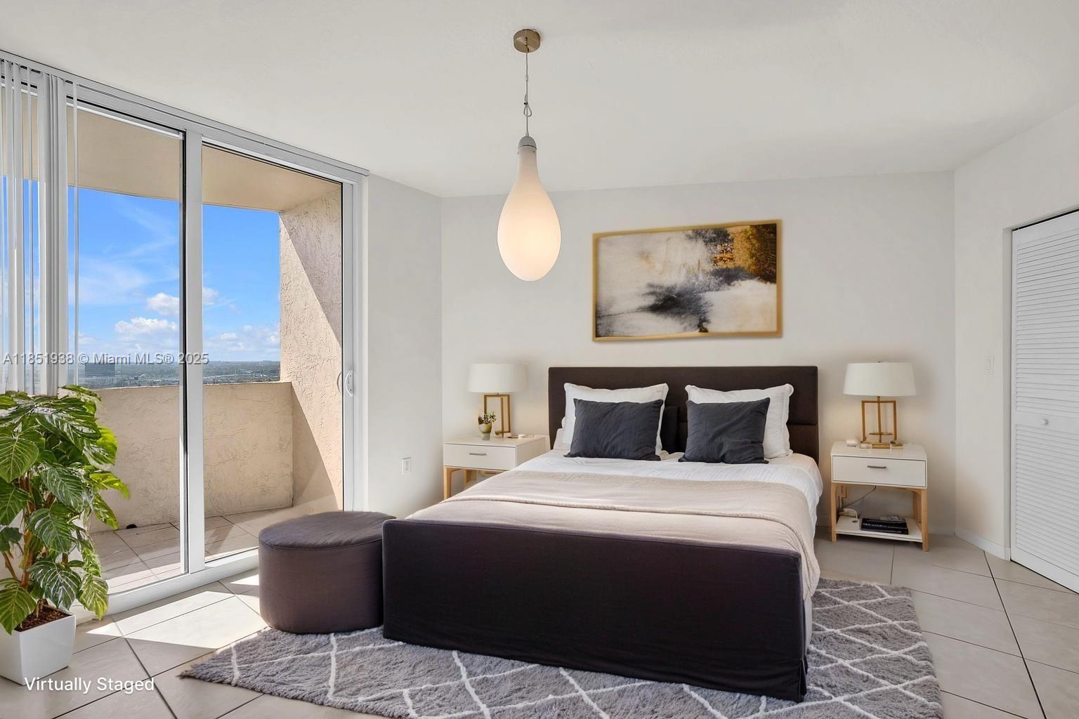 TURNBERRY ON THE GREEN - Residential